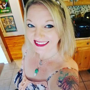 Meet your Posher, Adrianne